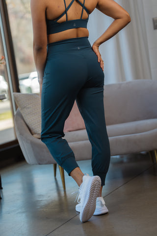 Alyth Active Gravity Resilient Jogger in Umber - Women's Yoga Joggers Front View